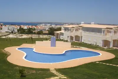 Image de Magnificent 2 bedroom ground floor apartment, wi-fi, pool, garden, near beach and golf - Galé, Albufeira