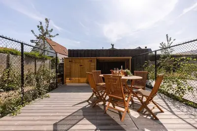 Image de Huswell - Family home with  terrace and garden