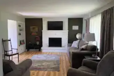 Image de Entire home 4 mi to Montauk - Current River Ranch