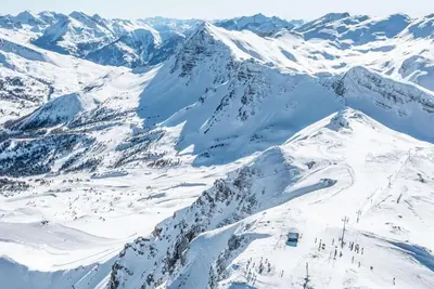 Image de 100m des commerces, 7ème étage, balcon, télévision, casier à ski, 32m², Vars