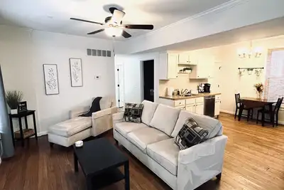 Image de Cheerful 2-bedroom townhouse 3 min walk to town