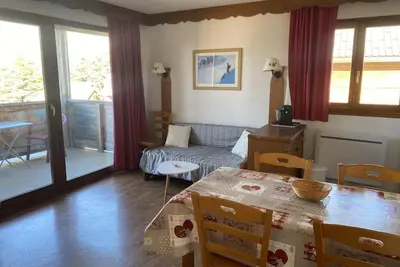 Image de 1er étage, vue montagne, piscine, terrasse, parking, télévision, casier à ski, 34m², La Joue du Loup