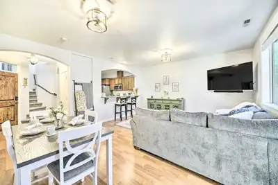 Image de Luxe Private Vancouver Getaway Near Dt & Portland!