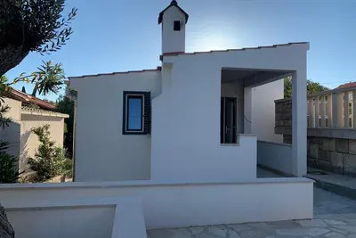 Image de Modern studio located near beautiful sandy bay.