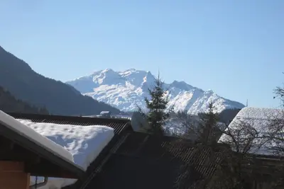 Image de Rez-de-jardin avec terrasse sud et vue sur massif des Aravis