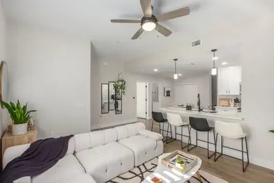 Image de Cozy Condo with washer/dryer, pool & jacuzzi!