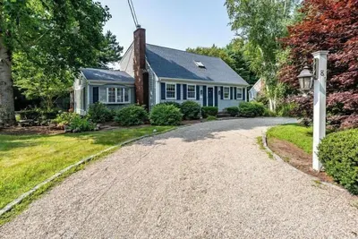 Image de Cotuit 5 bedroom, 3 bath home, pet friendly, great location! Will sleep up to 10+, Beach pass included