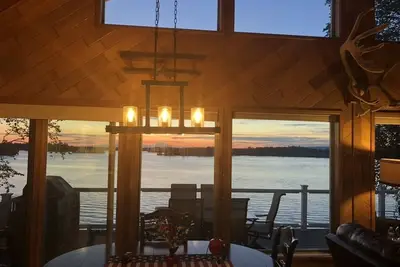 Image de Lakefront Heaven Retreat. Big Lake house with 3 bedrooms and 3 full baths.