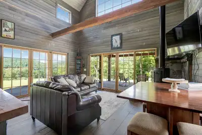 Image de Modern Mt. Ascutney Cabin - Beautiful winter getaway