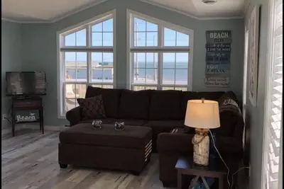 Image de Beautiful cottage overlooking the Northumberland straight! !