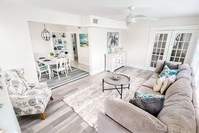Image de Downtown Bradenton Bliss: 3-Bed Apartment