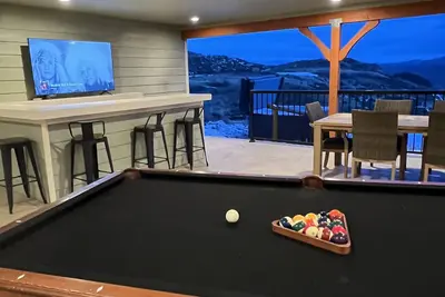 Image de Hot tub, Ev charger, Views, games
