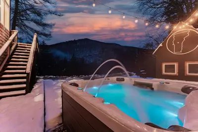 Image de Minutes to Skiing/Hot Tub/Arcades