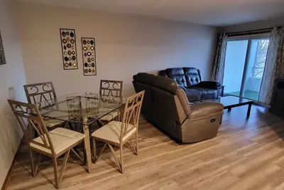 Image de 2 bedroom condo with optional garage