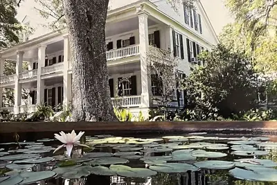 Image de 1842 Mansion on the Bayou