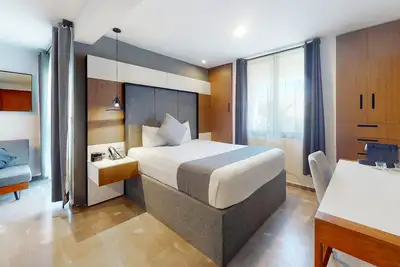 Image de Charming condo with kitchenette, balcony, & pool