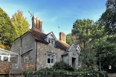 Image de 2 Apse Castle Cottage