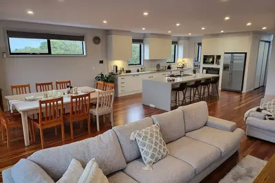 Image de Alogara Modern 6 Bedrooms-hot tub-steam room-views-close to beach