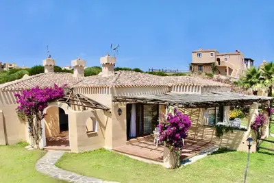 Image de Maison de vacances avec climatisation et piscine