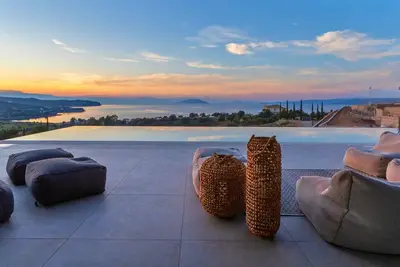 Image de Newly constructed Luxurious Family Villa with Infinity Sunset & Tennis court!