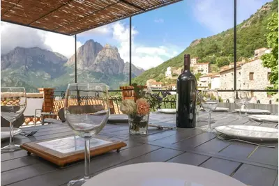 Image de Rare maison de village à Ota pour10 personnes