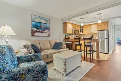 Image de Breezy Livin' - 1 Bedroom Near Beach with Pool Access!