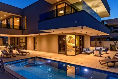 Image de Maison de vacances pour 8 personnes env. 360 qmà Marina, Dalmatie (Kastel et environs)