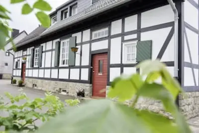 Image de Altes Zollhaus, exclusive, listed vacation home in the Monschau region