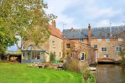 Image de Islip Mill House - Luxury Riverside Home