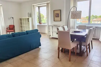 Image de Very bright three-room apartment