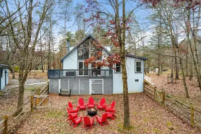 Image de Hot Tub, Fire Pit & Fenced Yard w/Resort Amenities