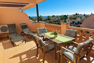 Image de Attic, large terrace. 2 Km. from Fuengirola. Wyndham Resorts Mijas-Costa area.