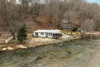 Image de Beautiful River House located directly on the Cartecay River