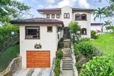Image de Lovely home near the beach with pool, balcony, mountain view, & full kitchen