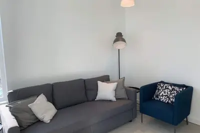 Image de Central Ninth Quiet Modernist 103