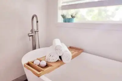 Image de Cozy 3-bedroom home with indoor fireplace