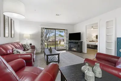 Image de 2 bedroom, 2 bath ground floor condo with indoor pool minutes from Branson strip