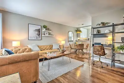 Image de 1 Mi to Dtwn Burbank: Mod Gem w/ Private Yard