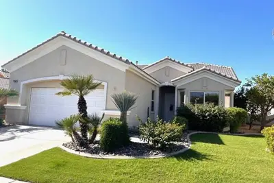 Image de California desert retreat with luxury amenities-golf, pools, tennis, fitness