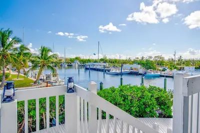Private 174ft dock & ramp, 3br, 3 mins to Sombrero Beach