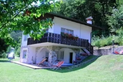 Image de House 40 sqm max 4 people, ground floor [Pur area] 100 mt from the lake