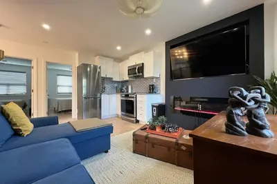 Image de Stylish 2bdrm 3bed