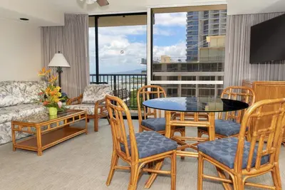 Image de Waikiki Beach 1-Br Vacation Condo. . 1/2 Block to Beach!