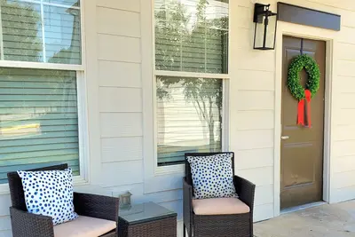 Image de Cheerful family condo 2 miles from the campus!