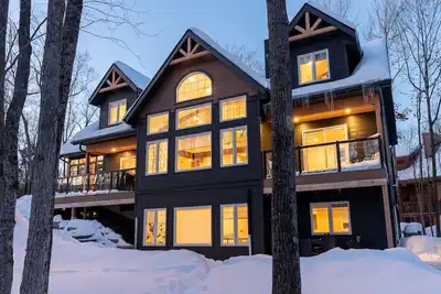 Image de The Juniper is a Luxury Chalet in the Heart of Calabogie