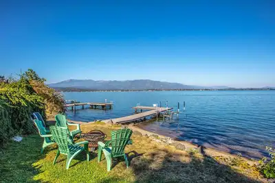 Image de Sagle Lakefront Escape: Private Beach Access!