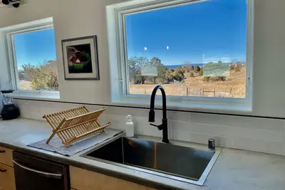 New Home Near Ski Valley and Arroyo Seco