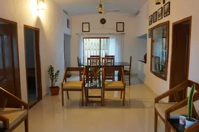 Image de 3 Bedroom Gated Farm House with ample parking