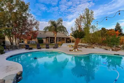 Image de Forest Hill Resort: Heated Pool {Apr-Oct} +Billiards +Trails