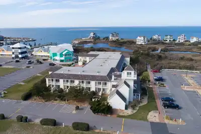 Image de Cozy Condo Perfect for Solo Travelers or Couples w Beach & Sound Access & Community Pool